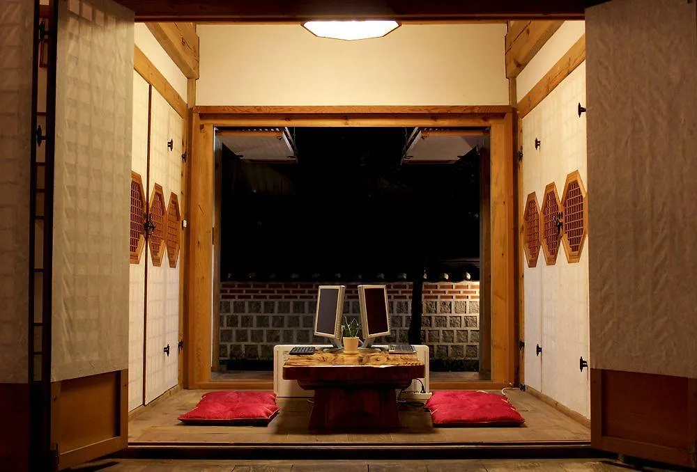 Doo Hanok Guesthouse Seoul 2*,